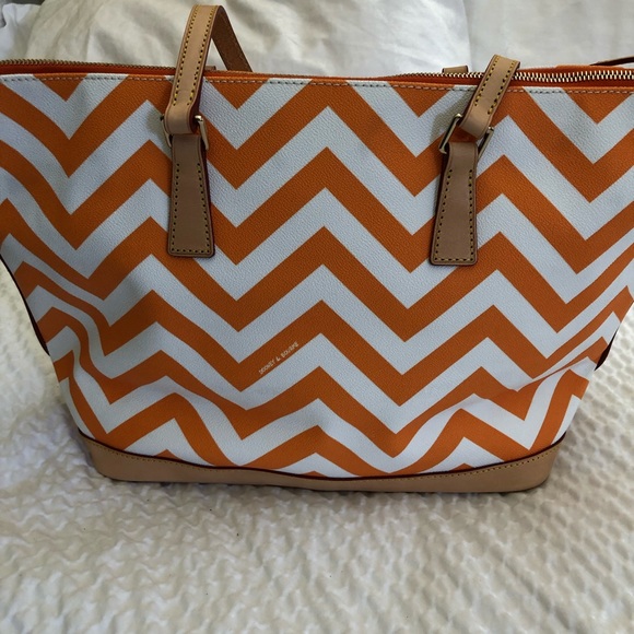 NWOT Dooney & Bourke Tote & Zip Pouch - Picture 4 of 8